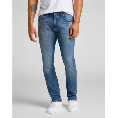 Extreme motion slim fit jeans